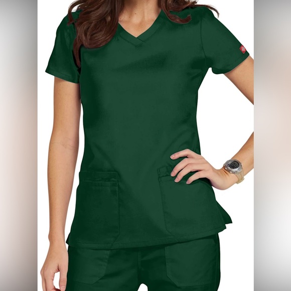 Multi Pocket V-Neck Top in Hunter Green color - Picture 2 of 2